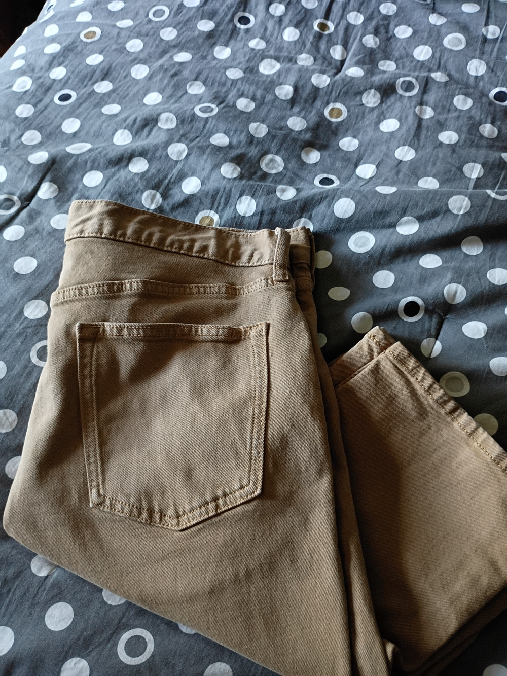 Old Navy Slim Straight Khaki Jeans - Picture 9 of 9